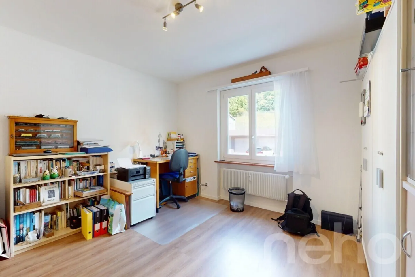 Rental investment building with panoramic mountain views - Photo 9 of 12
