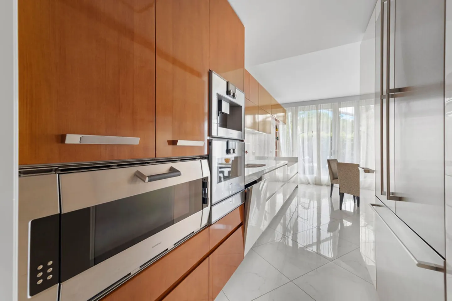 Luxury Apartment in Collina d'Oro - Photo 11 of 13