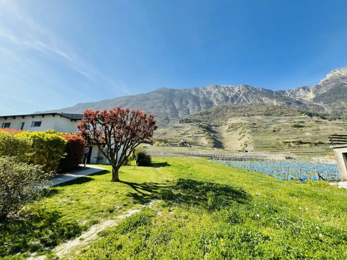 Moderne Villa mit atemberaubendem Blick - Foto 1 von 10