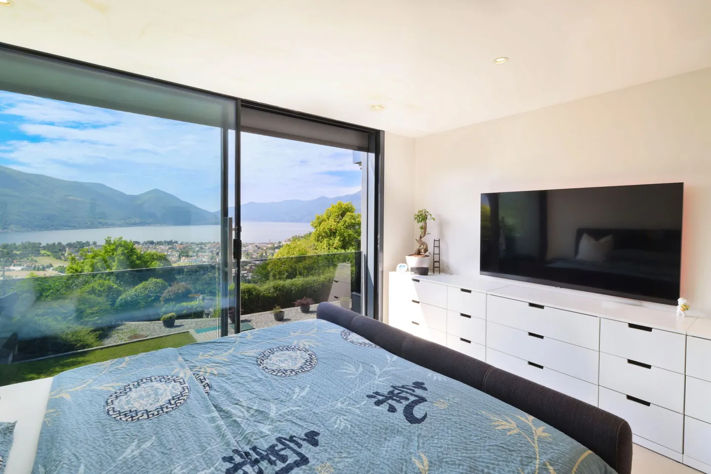 Moderno app. di 3.5 locali con vista lago e piscina - Foto 4 di 4