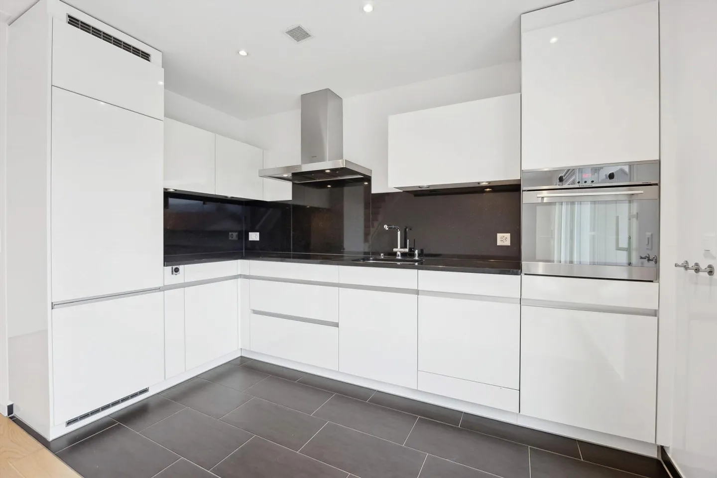 *Offerta Autunnale* Elegante Maisonette all'ultimo piano con terrazza soleggiata - Foto 7 di 13