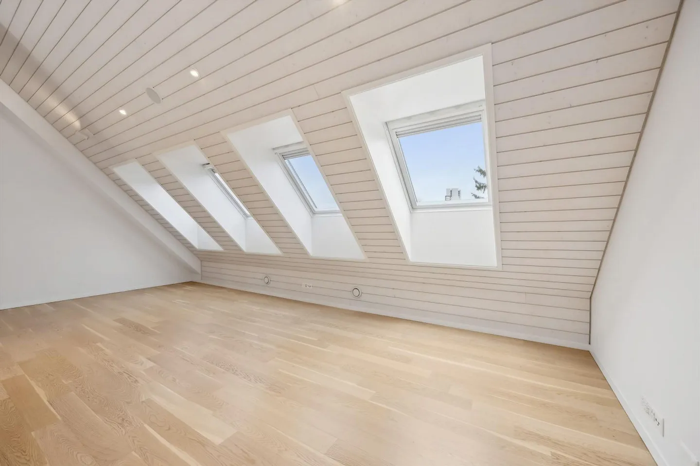*Offerta Autunnale* Elegante Maisonette all'ultimo piano con terrazza soleggiata - Foto 10 di 13