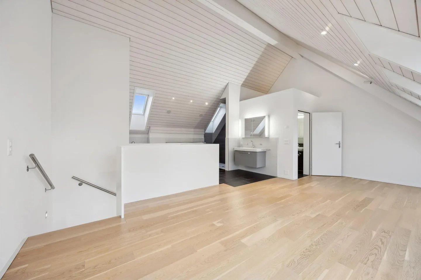 *Offerta Autunnale* Elegante Maisonette all'ultimo piano con terrazza soleggiata - Foto 12 di 13