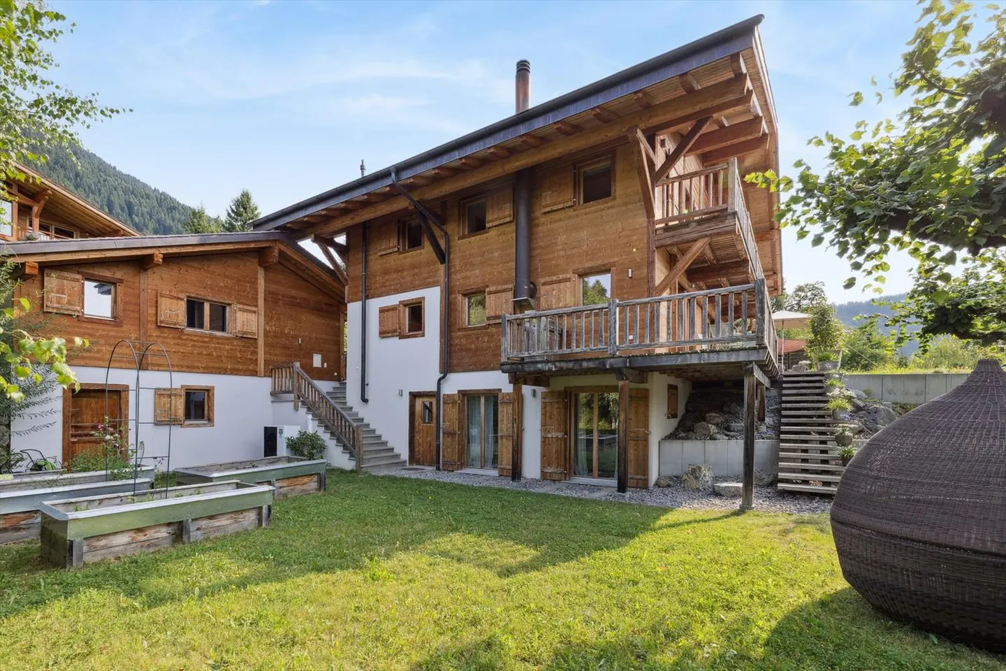 Elegantes Familienchalet mit Panoramablick und terrassiertem Garten - Foto 12 von 12