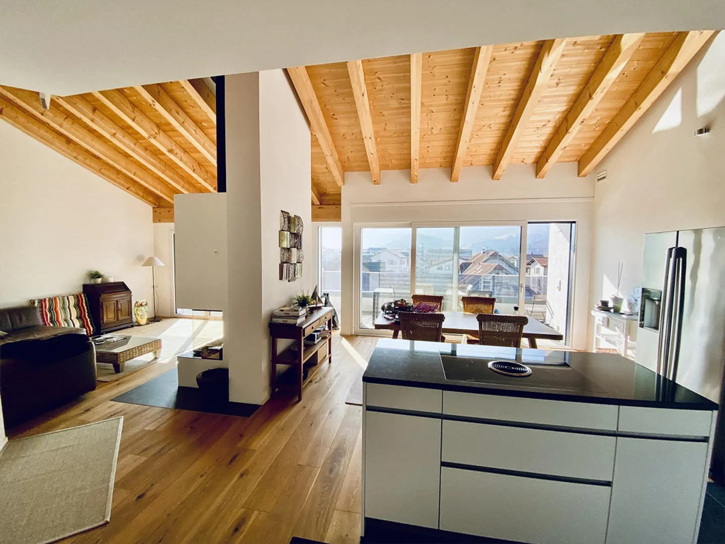 Exklusive Attika mit traumhafter Aussicht - Foto 3 von 15