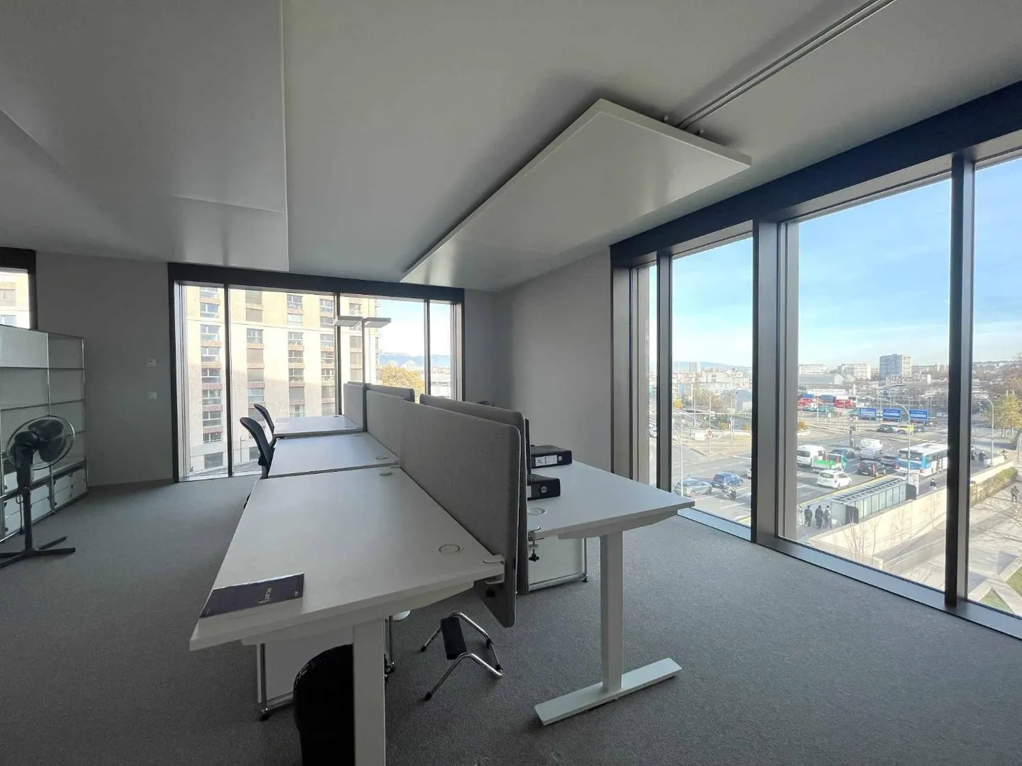 Modern and Bright Offices 620 m² Gare de Lancy Bachet - Photo 1 of 13