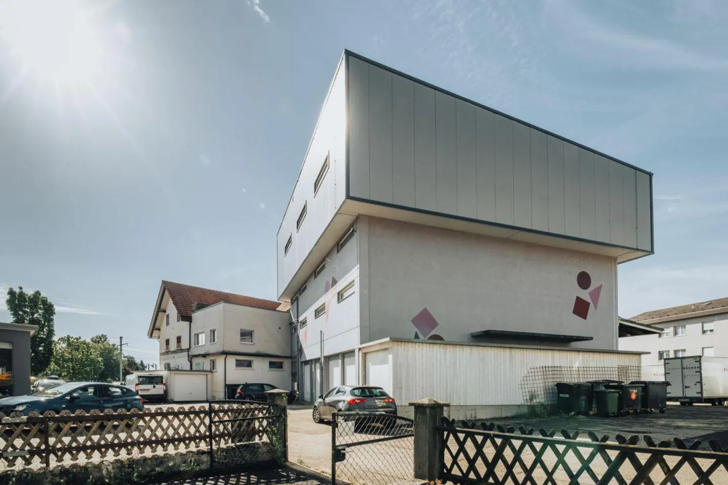 Versatile commercial property with three apartments and good transport links - Photo 1 of 30