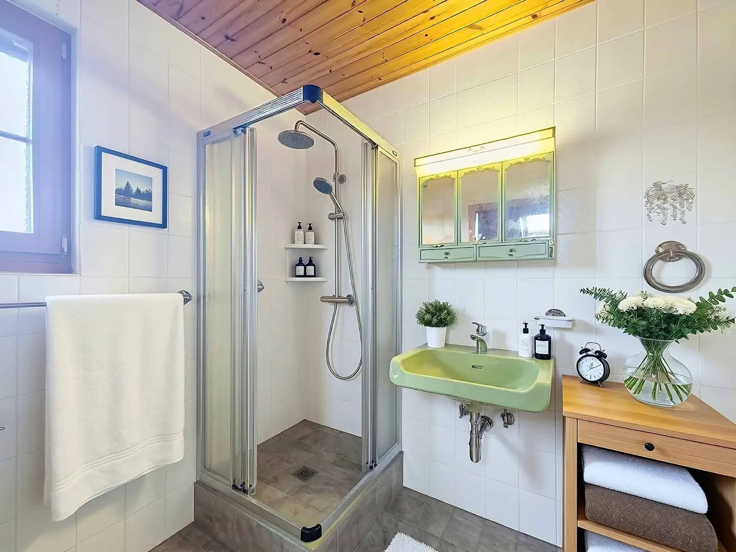 Family home with unobstructed view and large garden - Photo 12 of 13