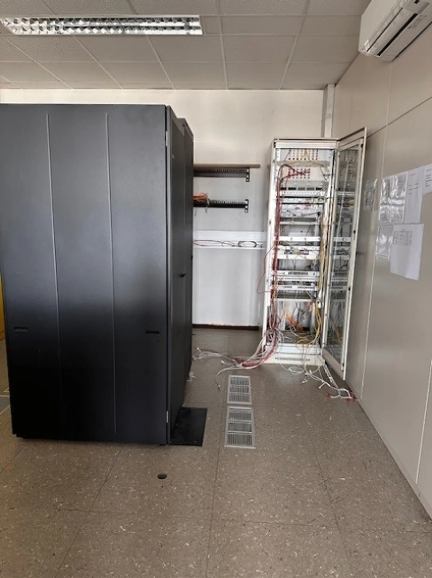 Furnished Offices with Adjacent Storage Space - Photo 7 of 10