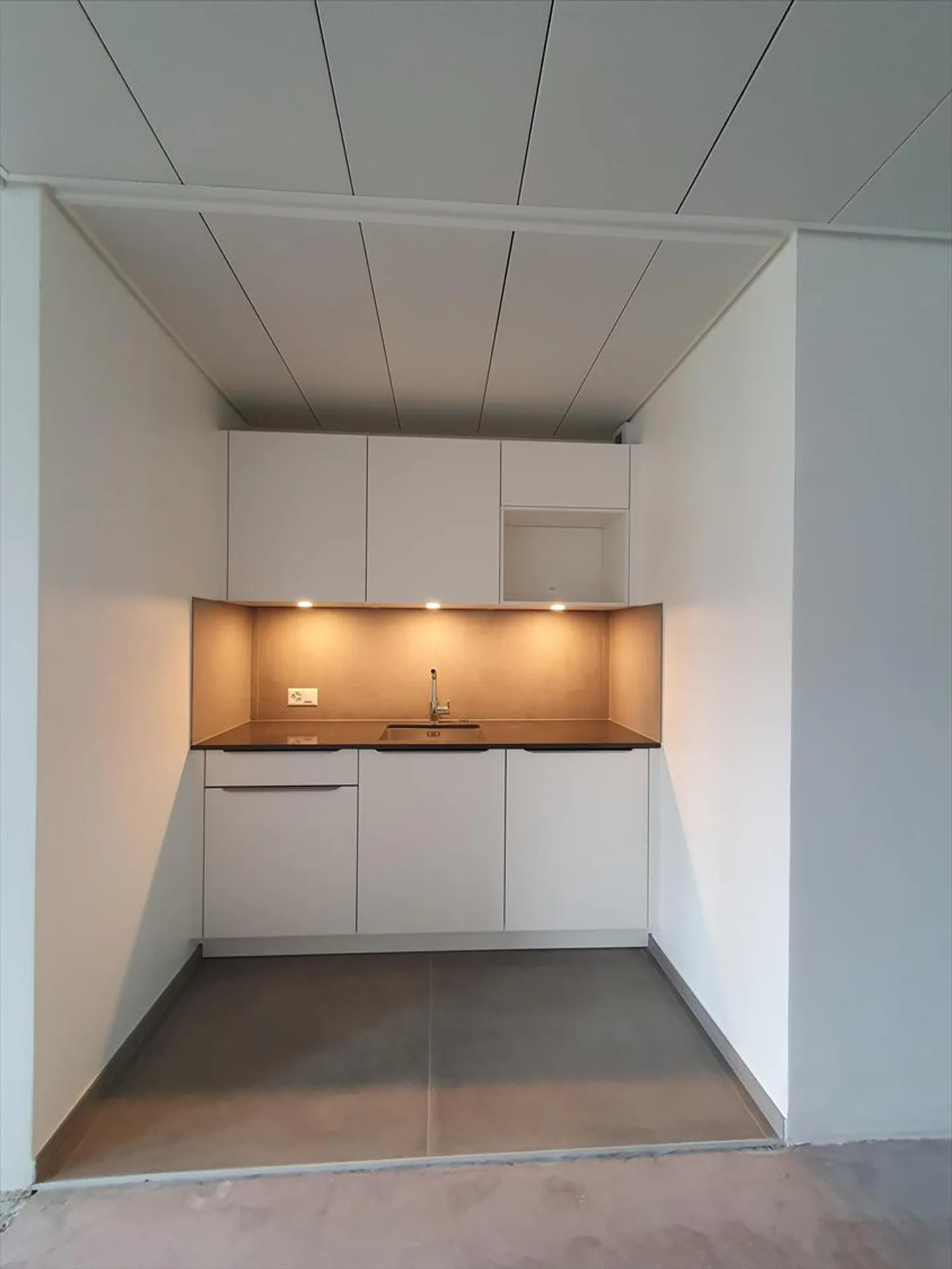 Rohes Bürofläche nur wenige Schritte vom CEVA entfernt - Foto 4 von 10