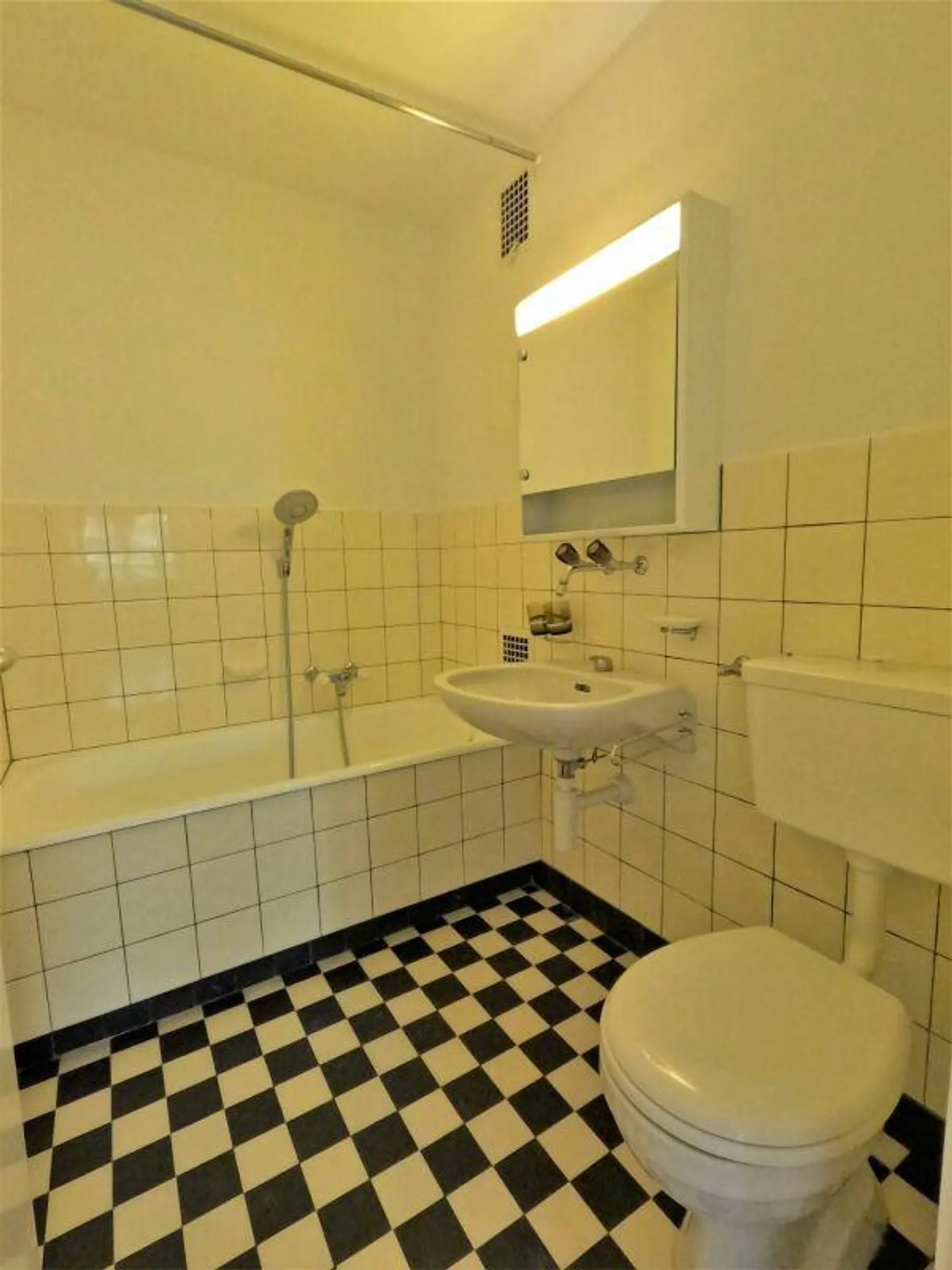 Charmante Wohnung in Biel - Foto 6 von 7