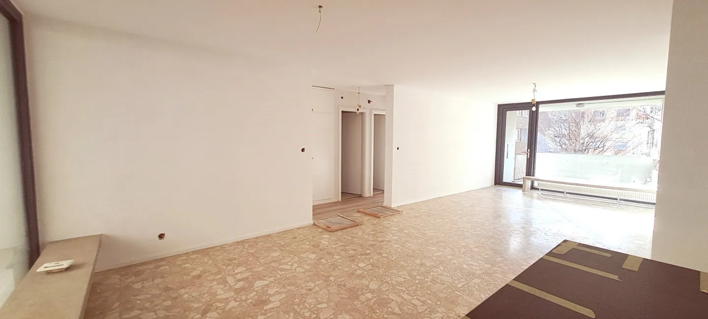 SION CENTRE - 3.5 rooms - approx. 100m2 - calm and bright - Photo 2 of 9