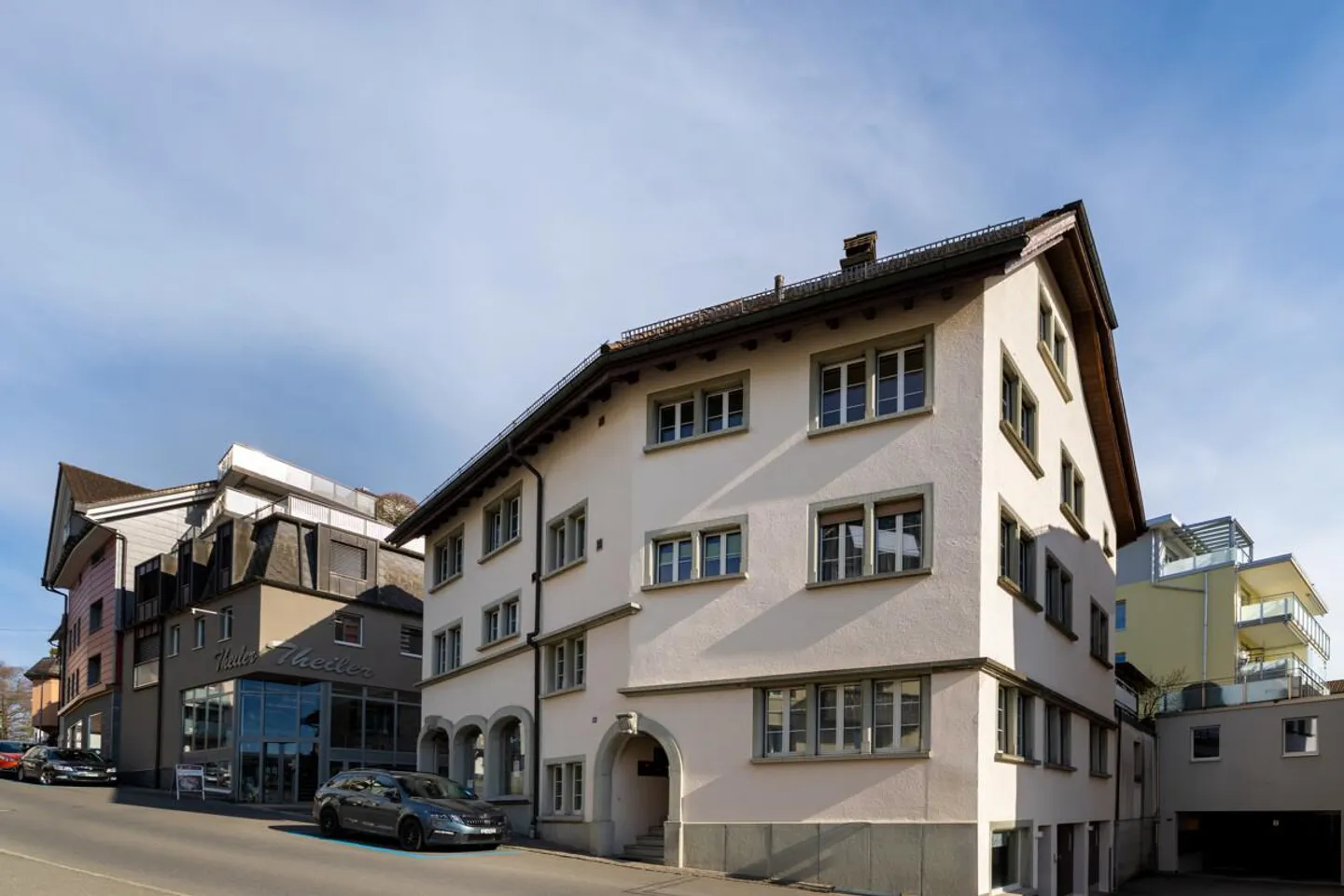 Einsiedeln : appartement en duplex fraîchement rénové dans la vieille ville - Photo 1 sur 5