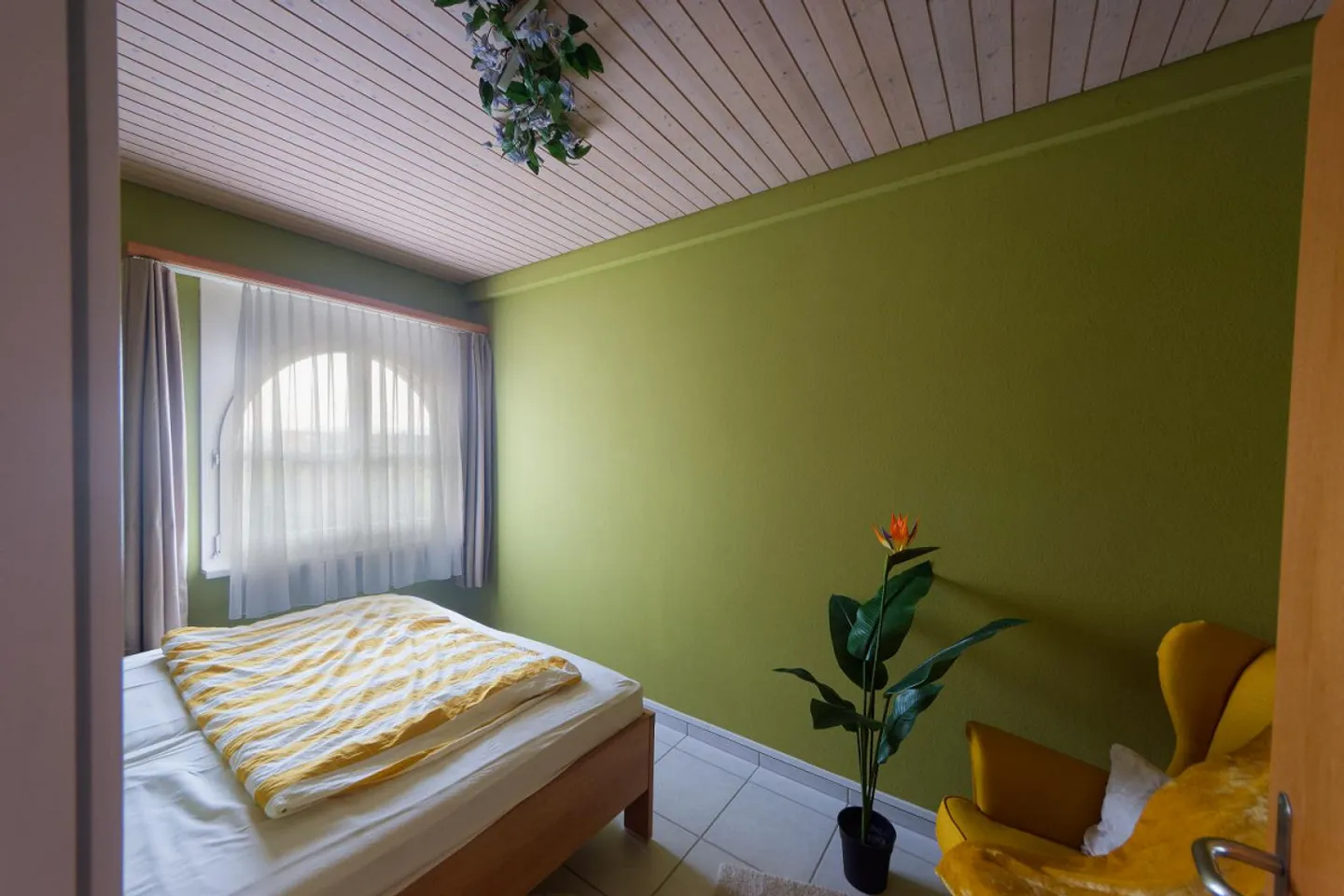6.5 Room Maisonette with Large Terrace and 2 Parking Spaces (Underground Garage) - Photo 8 of 26