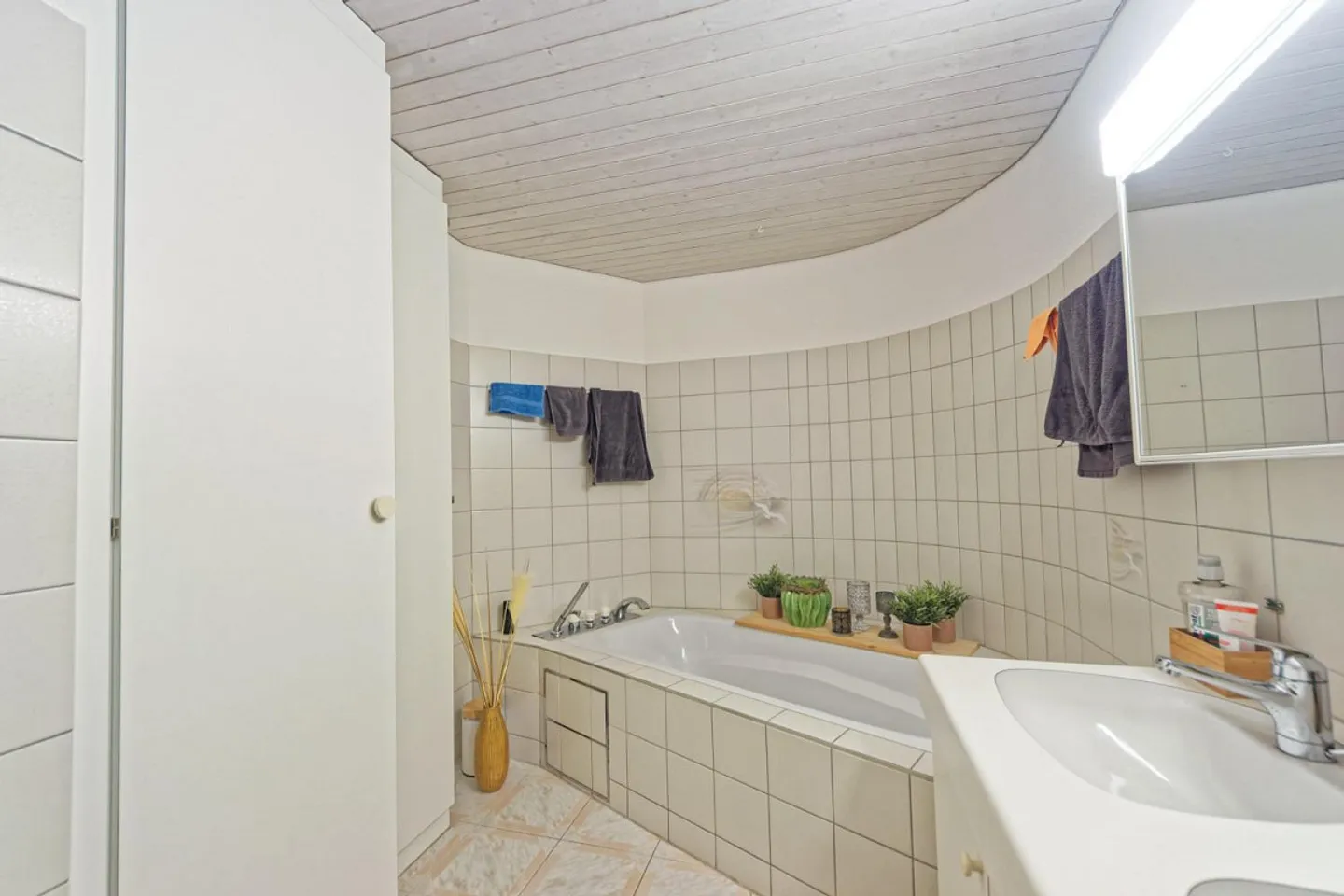 6.5 Room Maisonette with Large Terrace and 2 Parking Spaces (Underground Garage) - Photo 14 of 26