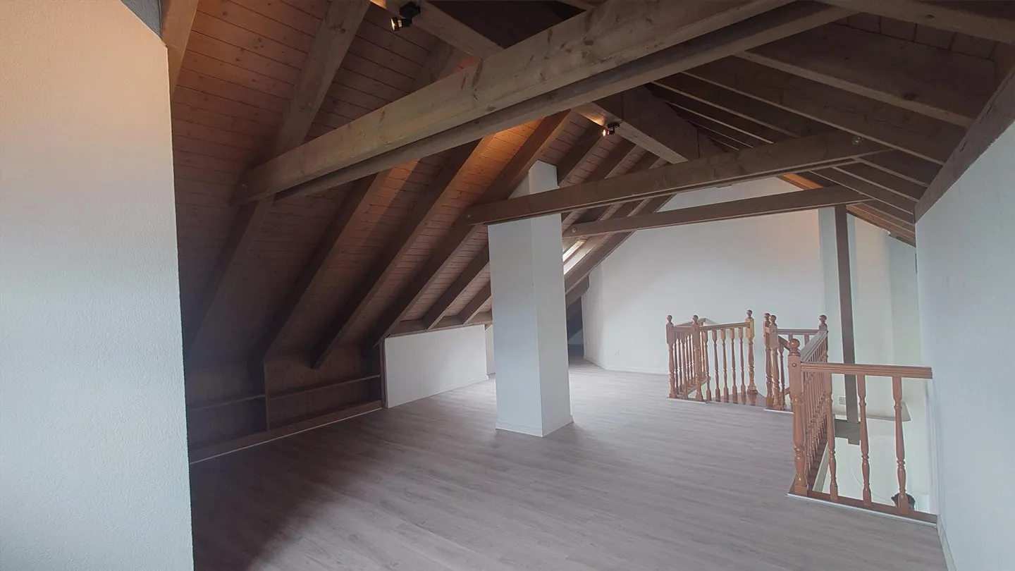 6.5 Room Maisonette with Large Terrace and 2 Parking Spaces (Underground Garage) - Photo 11 of 26