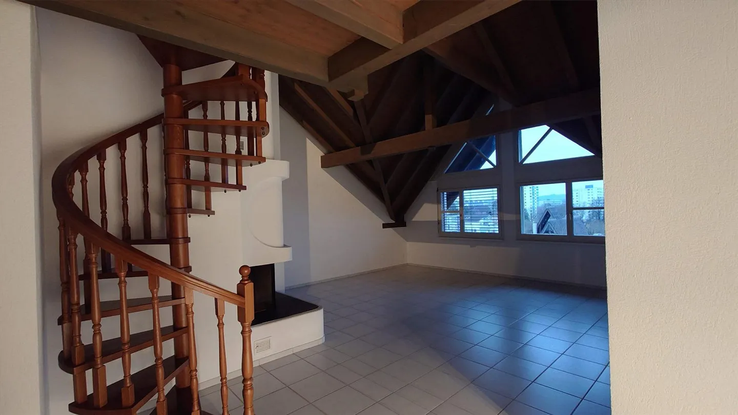 6.5 Room Maisonette with Large Terrace and 2 Parking Spaces (Underground Garage) - Photo 12 of 26
