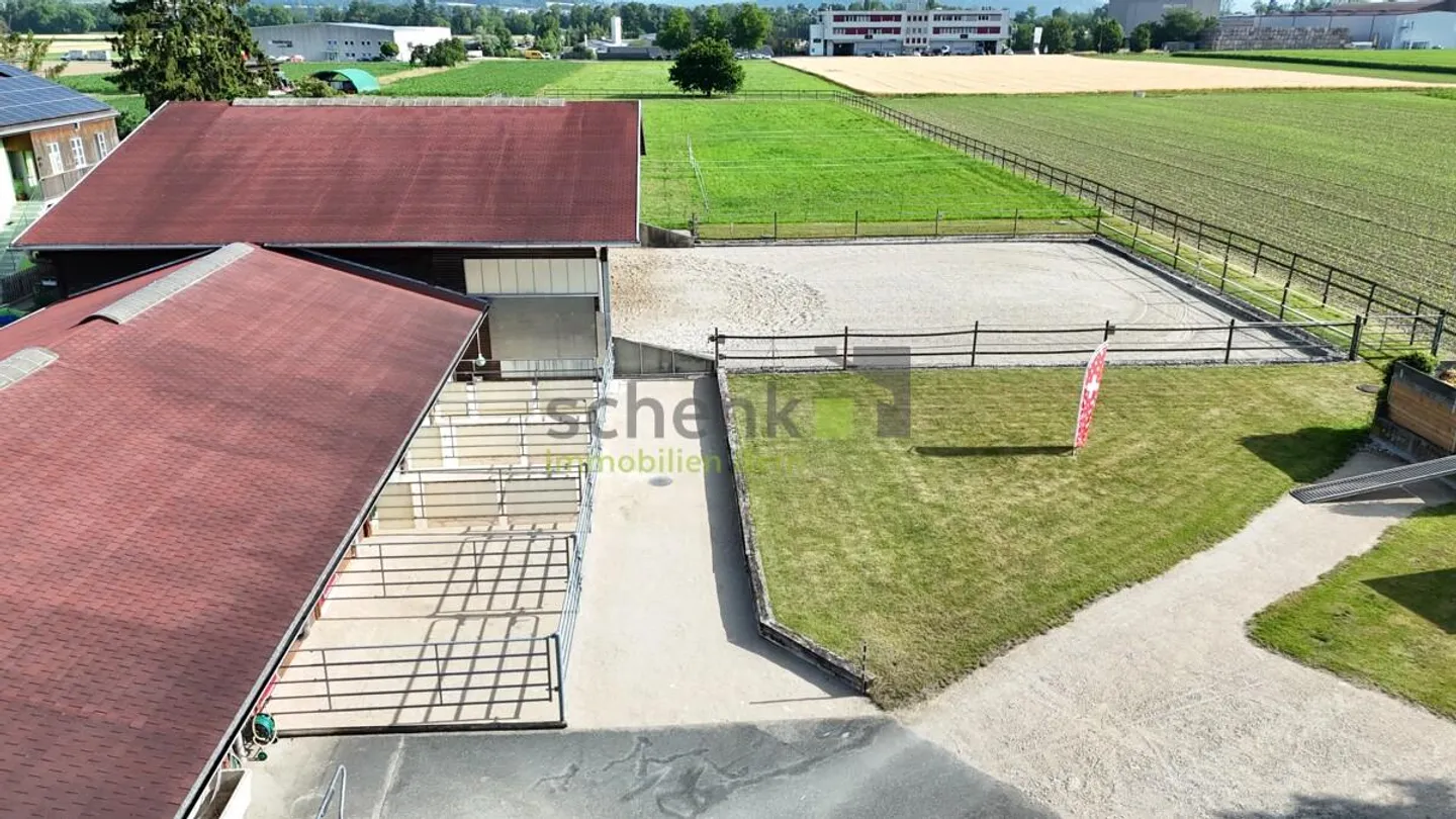 Sehr grosszügiges Haus für Pferdeliebhaber - Photo 4 of 17