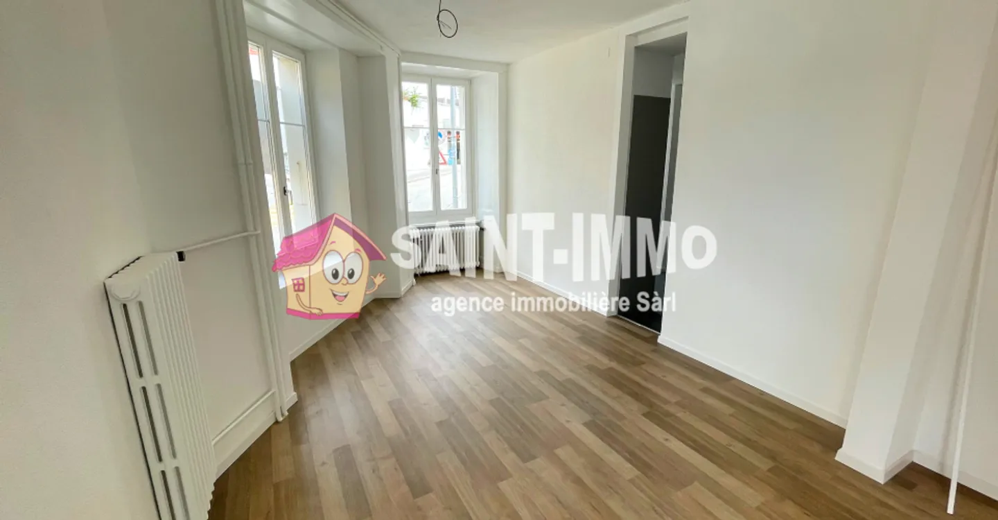 Edificio locativo misto con 6 appartamenti e bar/ristorante nel centro di Sa - Foto 4 di 9