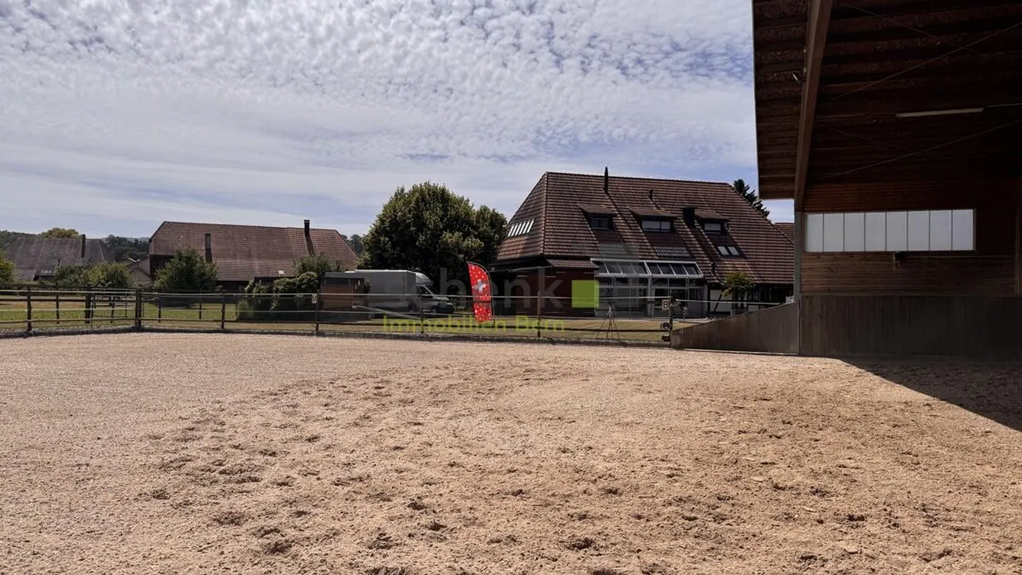 Sehr grosszügiges Haus für Pferdeliebhaber - Photo 7 of 17