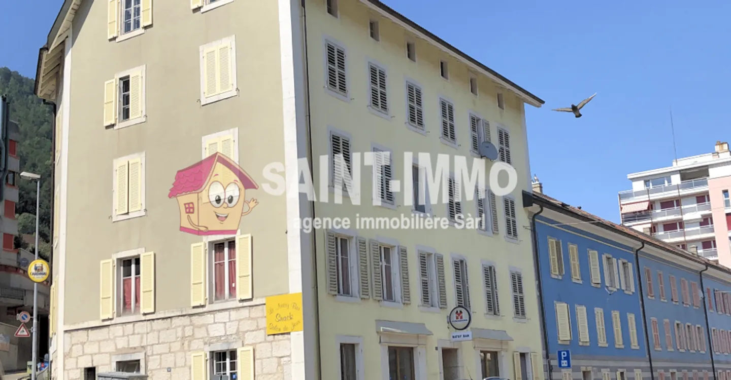 Edificio locativo misto con 6 appartamenti e bar/ristorante nel centro di Sa - Foto 1 di 9