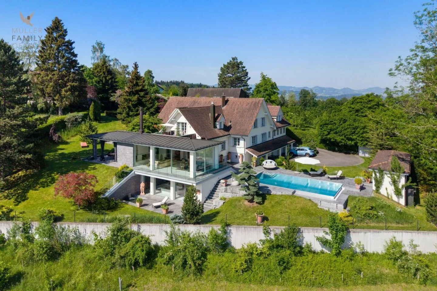 Luxurious panoramic villa with outdoor pool, wellness oasis and fantastic views - Photo 1 of 12