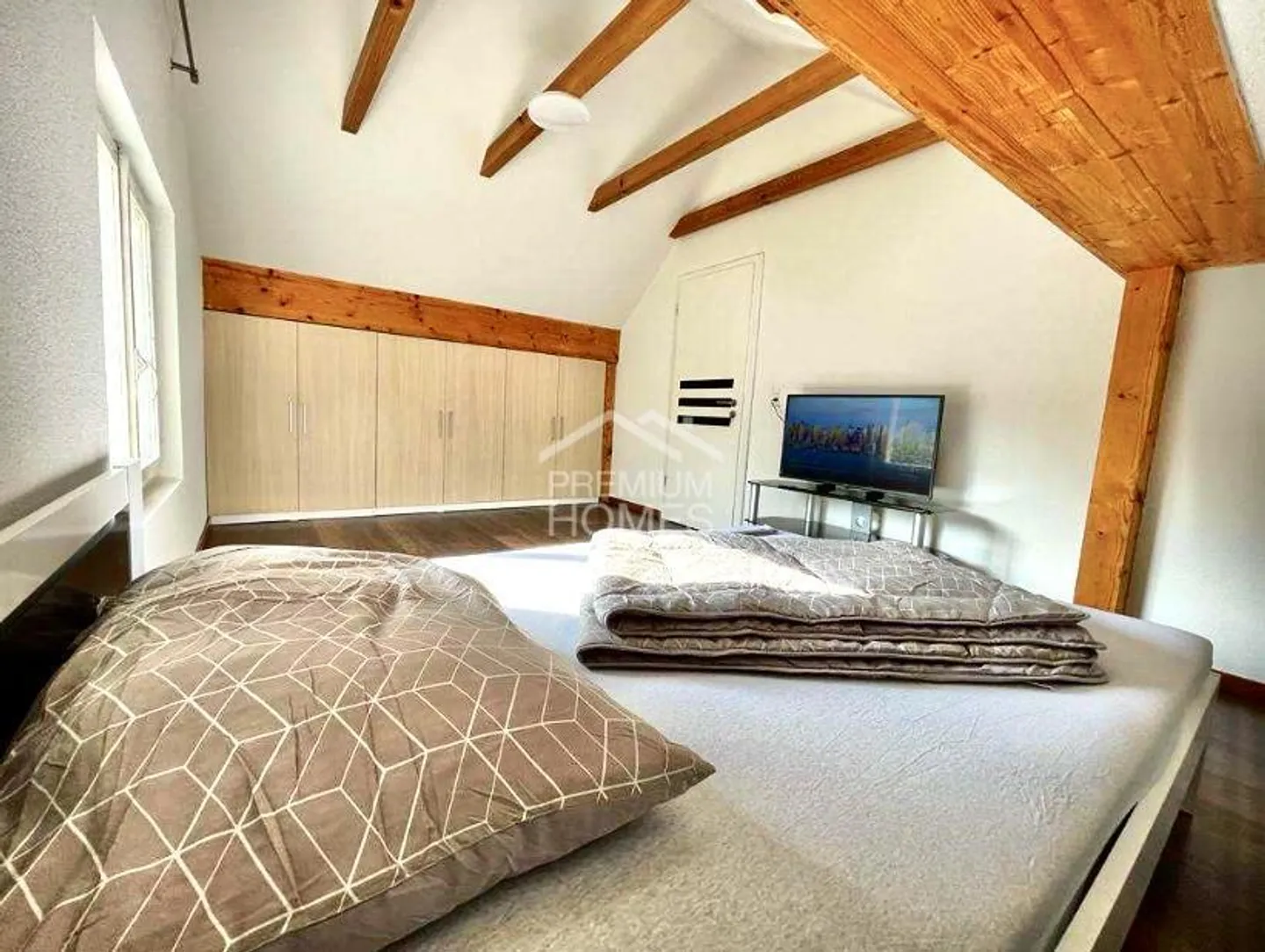 MAISON MULTI-GÉNÉRATIONNELLE AVEC CŒUR ET COMPRÉHENSION - Photo 2 sur 9