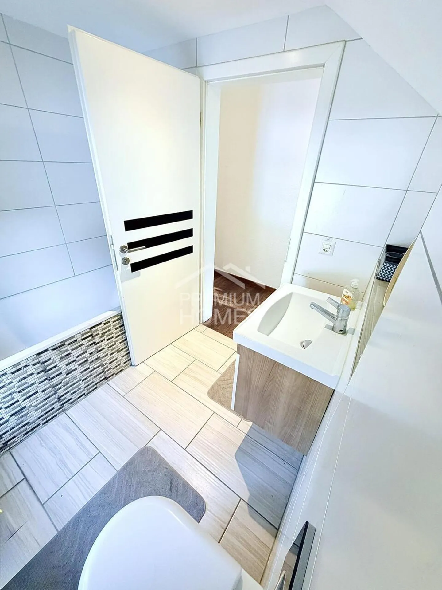 MAISON MULTI-GÉNÉRATIONNELLE AVEC CŒUR ET COMPRÉHENSION - Photo 5 sur 9