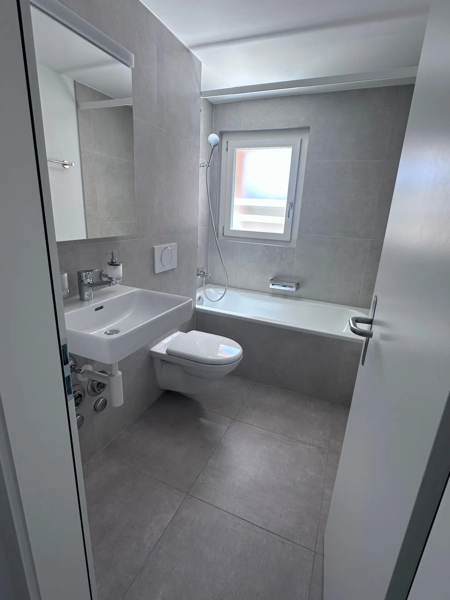 Appartement moderne 3 pièces avec balcon - Photo 9 sur 15