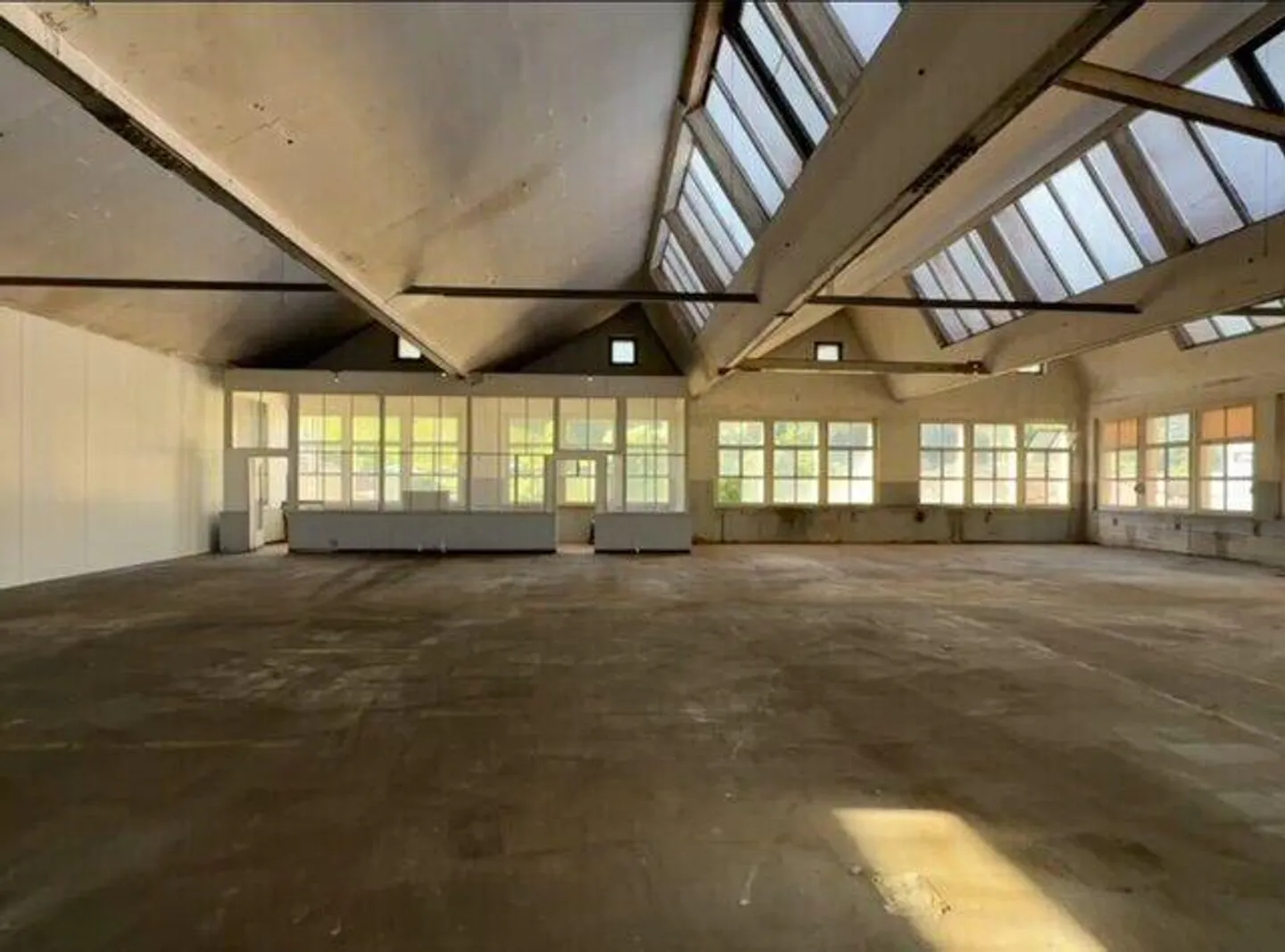 Industrielles Objekt mit hohem Ertrag - Foto 8 von 9