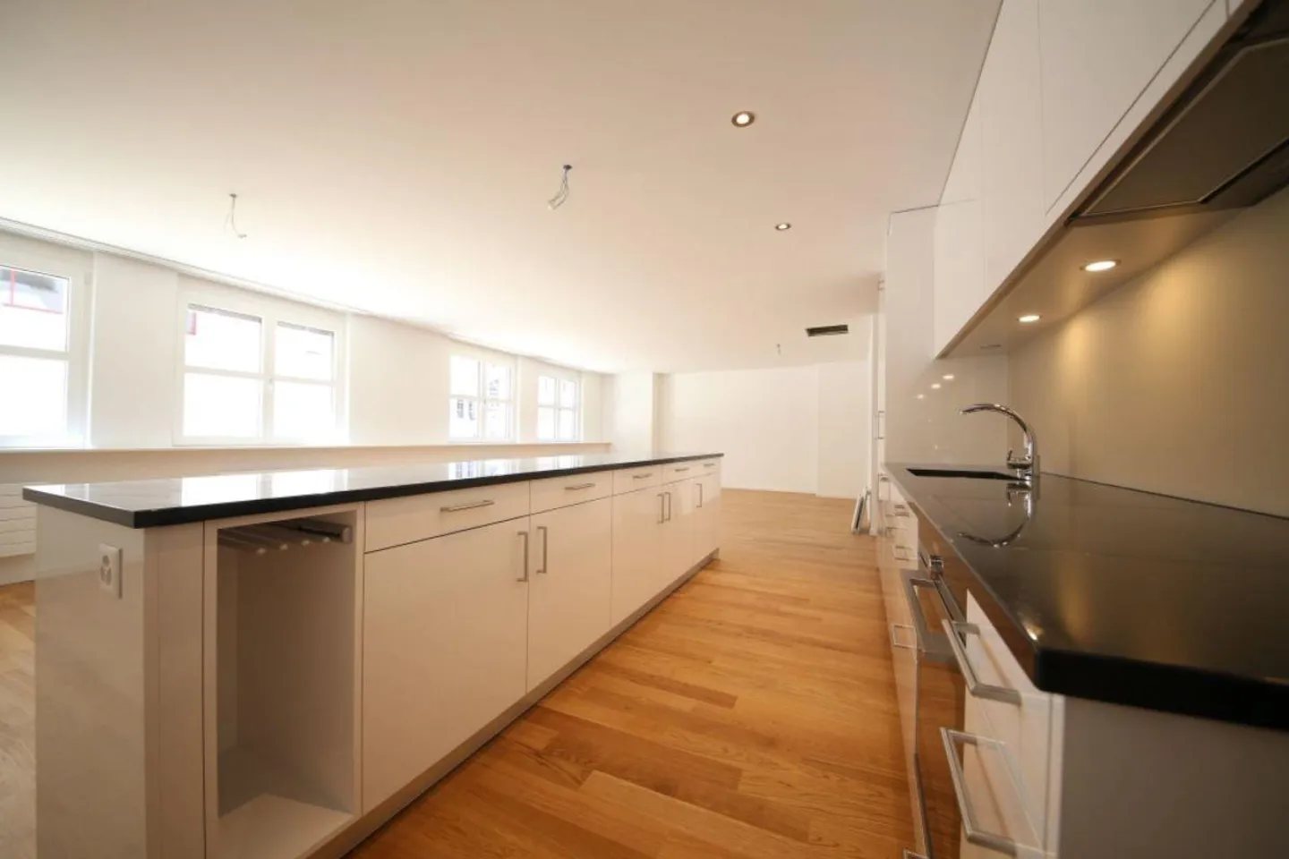 Spacious 3.5 Room Apartment - Photo 5 of 12