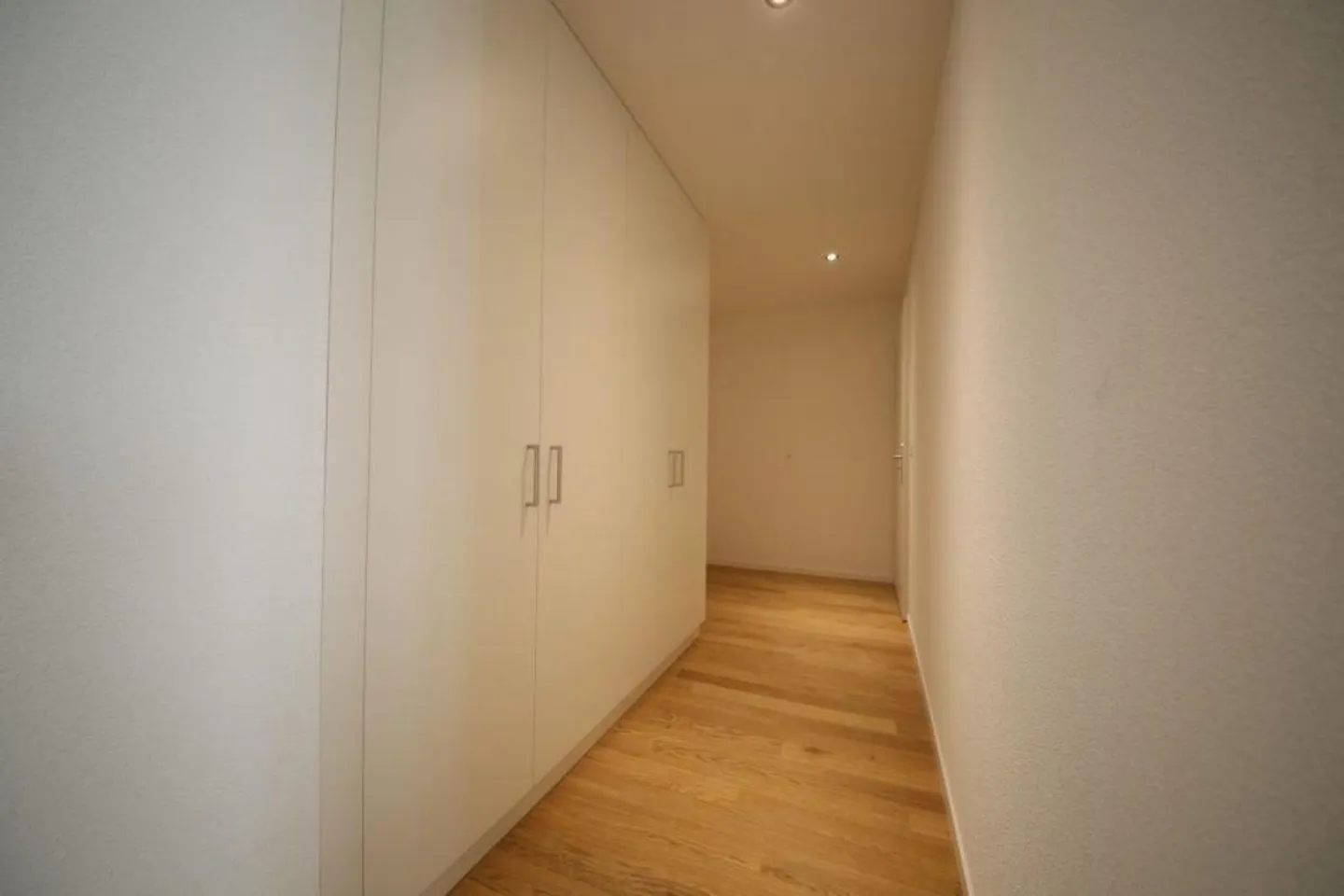 Spacious 3.5 Room Apartment - Photo 8 of 12