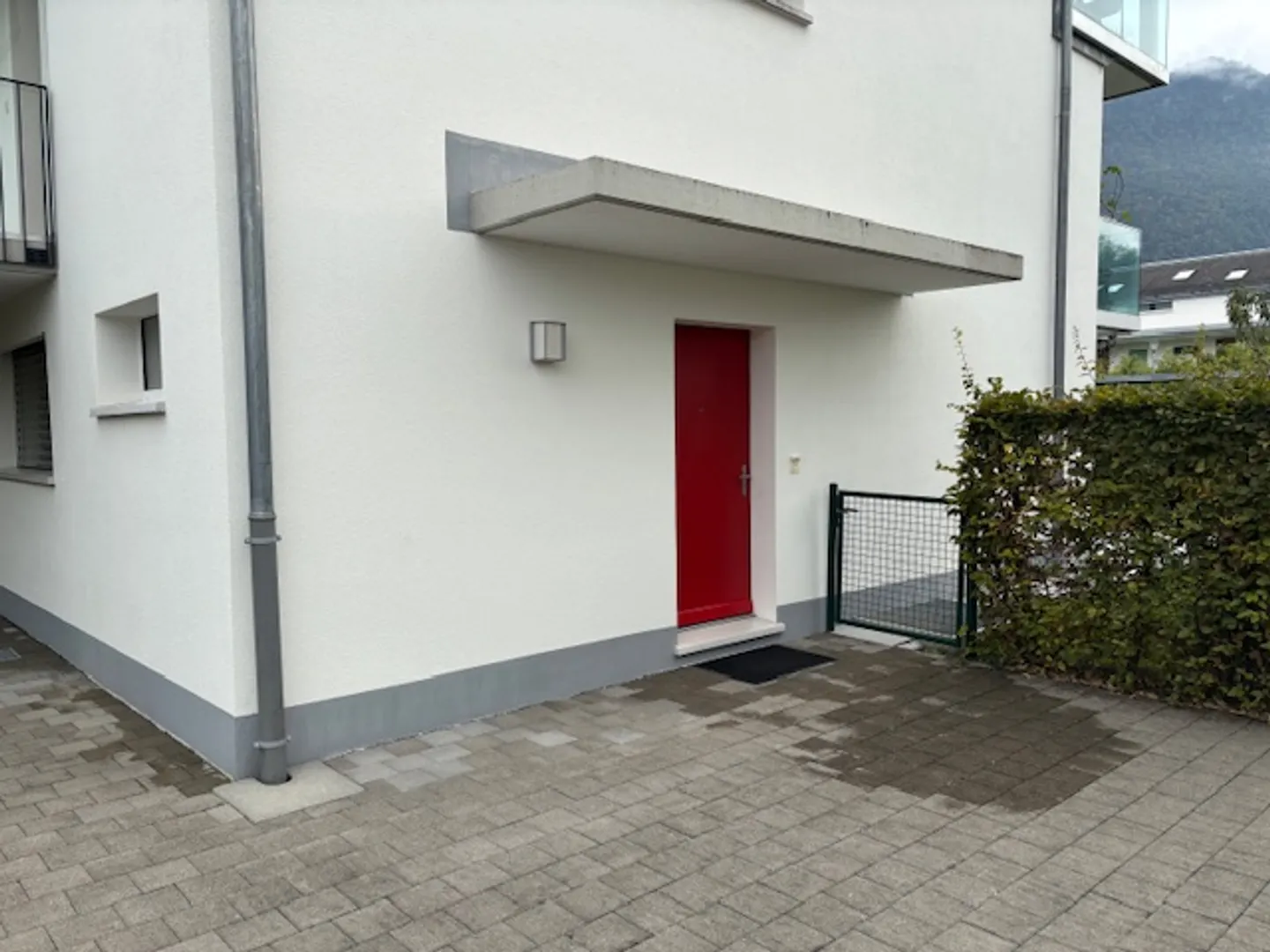 Appartement de Plain-Pied avec Jardin - Photo 2 sur 12
