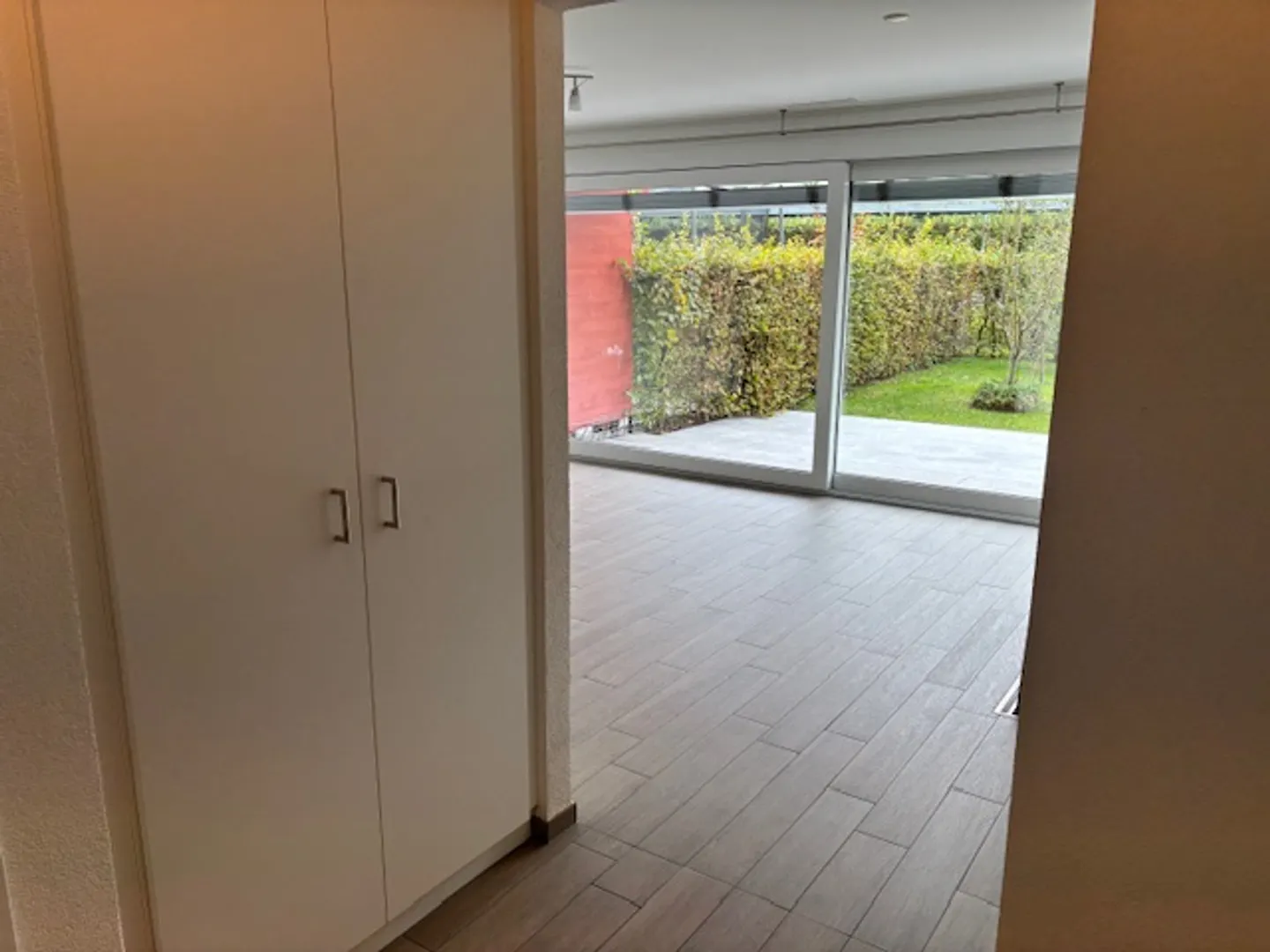 Appartement de Plain-Pied avec Jardin - Photo 3 sur 12