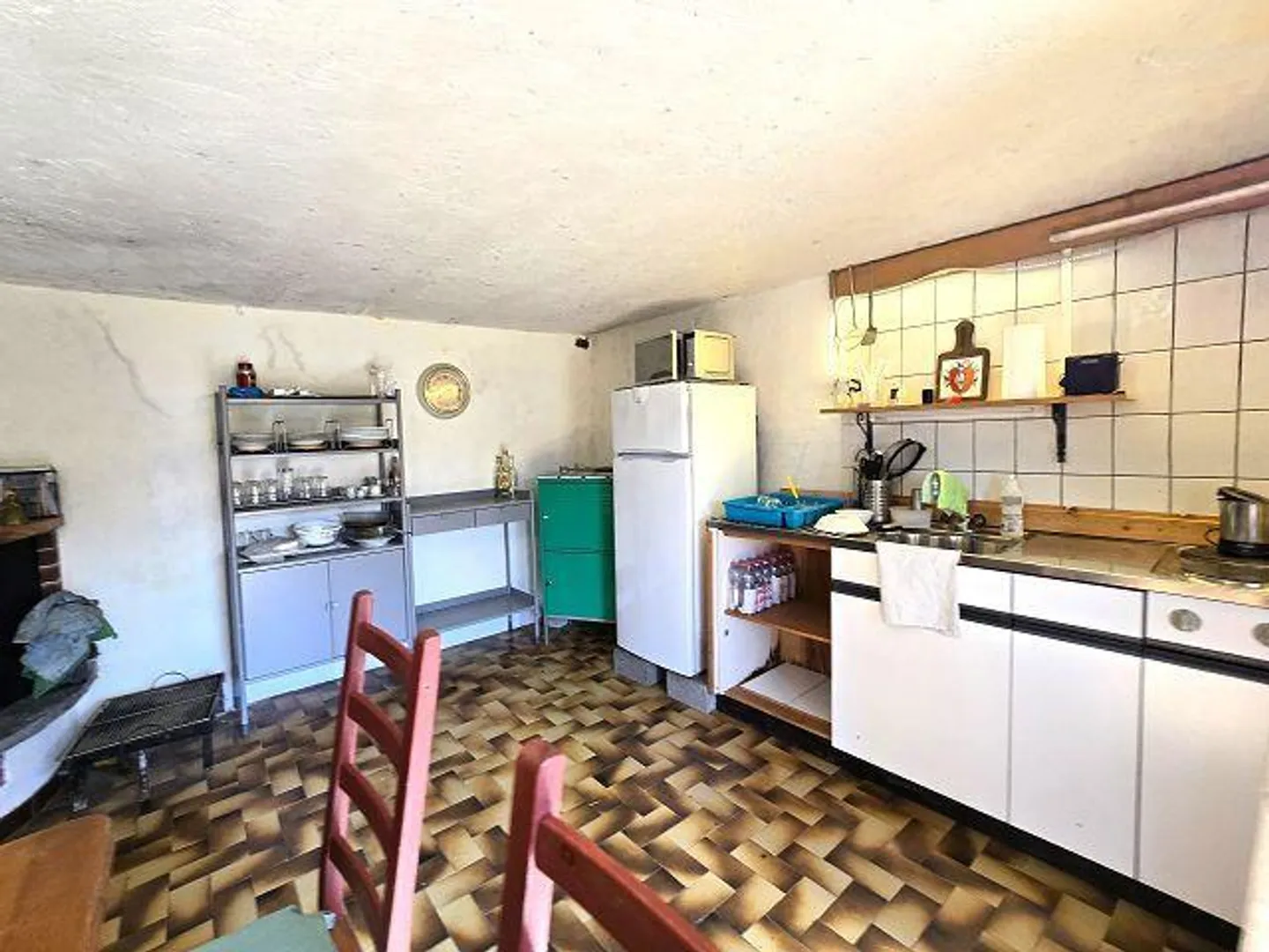 rustico di 3 loc. piccolo terreno molto soleggiata, tranquilla, con bella vista - Foto 4 di 32