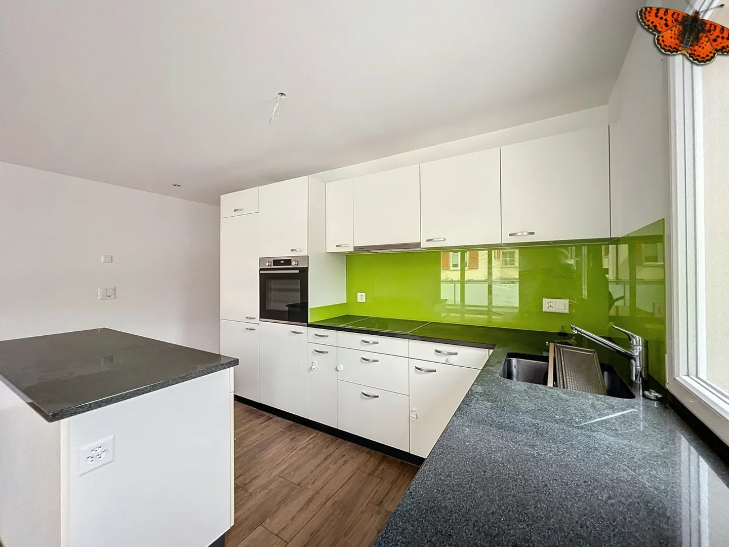 3½ ROOMS - Close to all amenities! - Photo 1 of 11