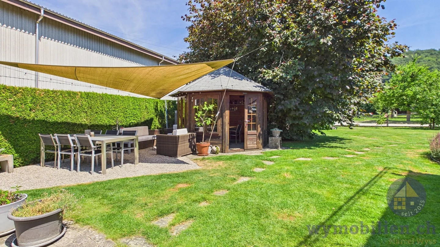House on large plot (1112m2) and XXL garage - Photo 5 of 11