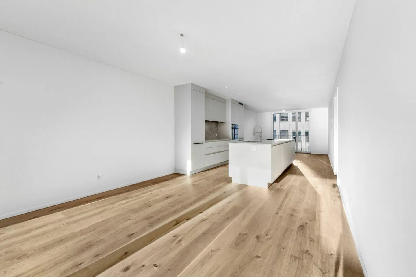 Urban Living with High Quality of Life in Zurich (District 9) - Photo 7 of 22