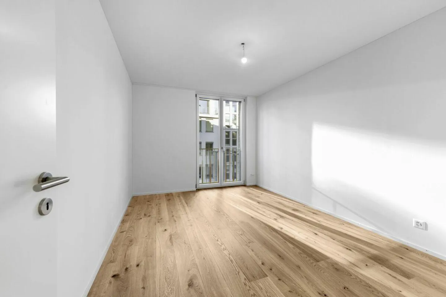 Urban Living with High Quality of Life in Zurich (District 9) - Photo 10 of 22