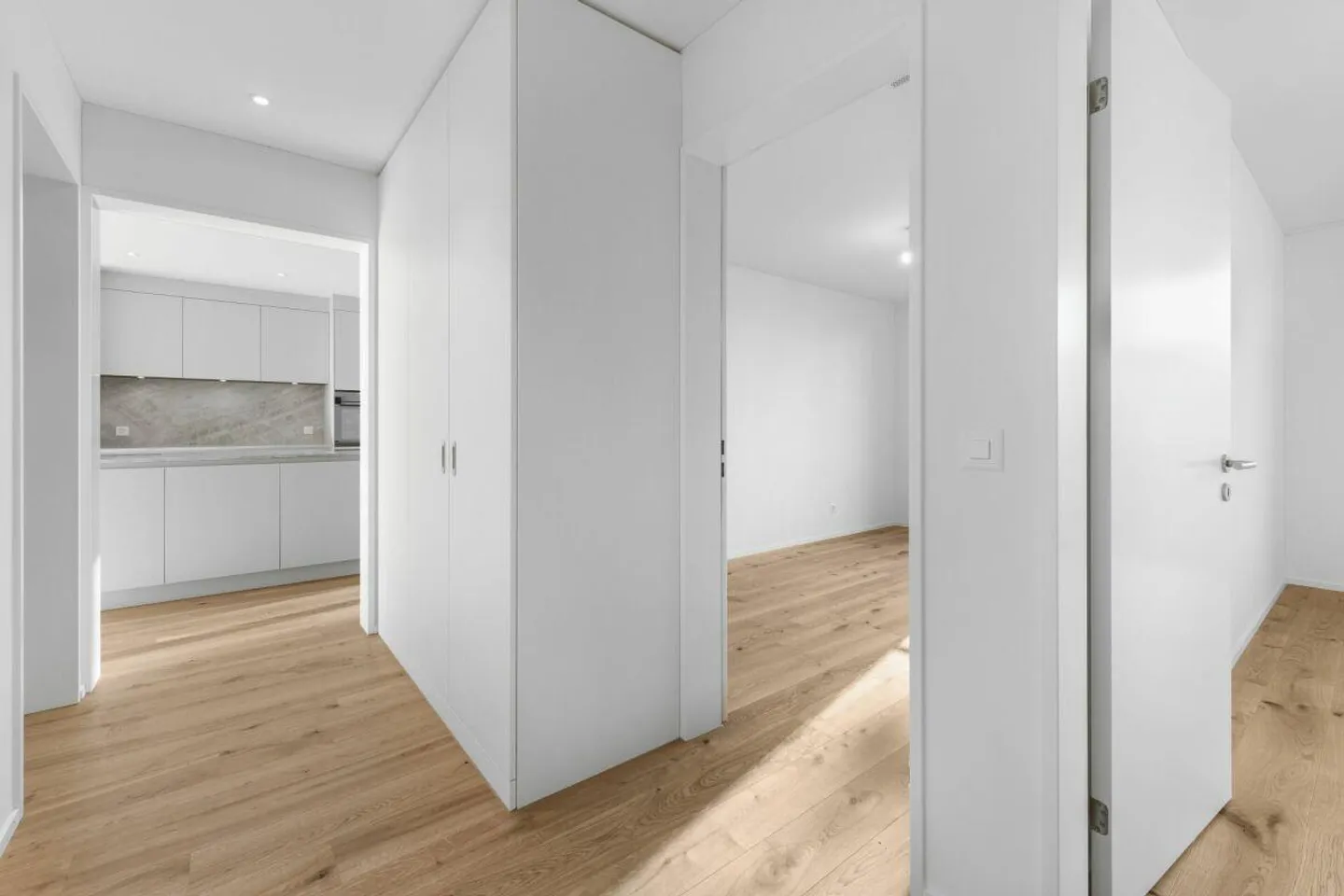 Urban Living with High Quality of Life in Zurich (District 9) - Photo 12 of 22