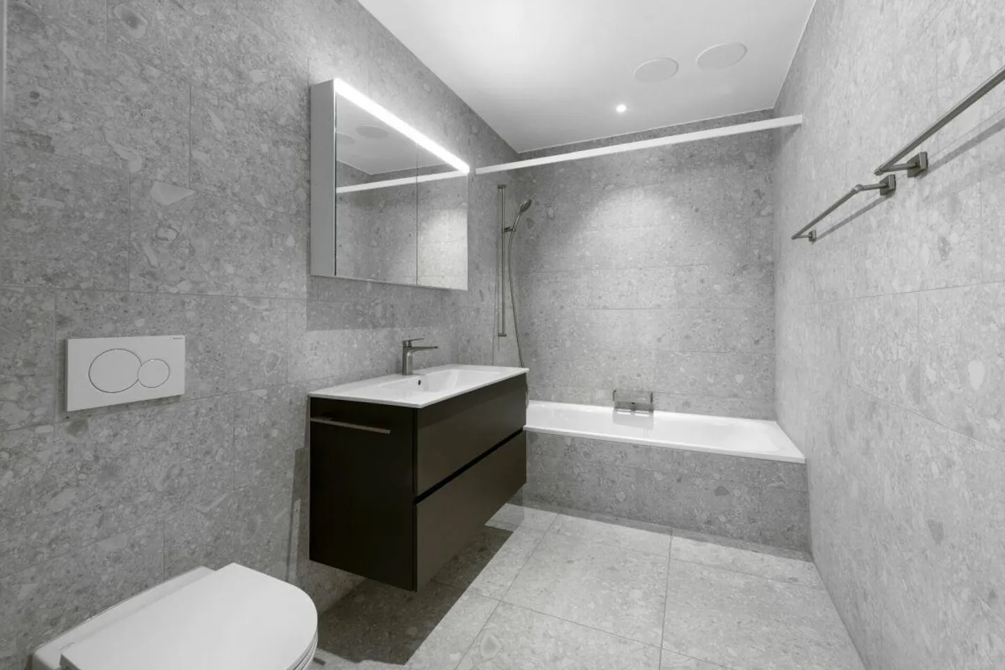 Urban Living with High Quality of Life in Zurich (District 9) - Photo 15 of 22