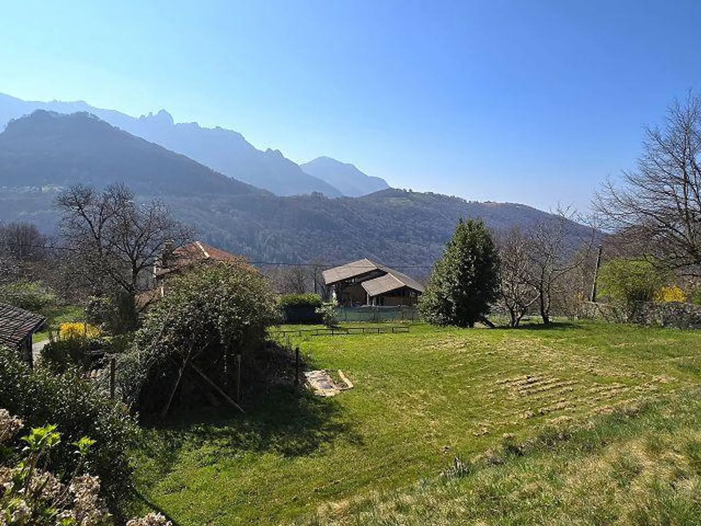 rustico di 3 loc. piccolo terreno molto soleggiata, tranquilla, con bella vista - Foto 18 di 32