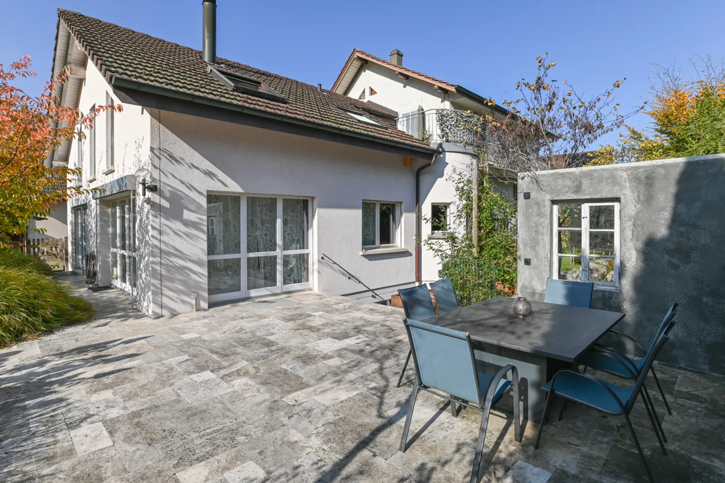 Renovated two-family house with plenty of space and beautiful garden - Photo 12 of 13