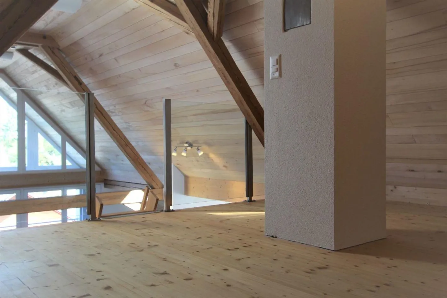 Appartamento moderno con balcone - Foto 10 di 12