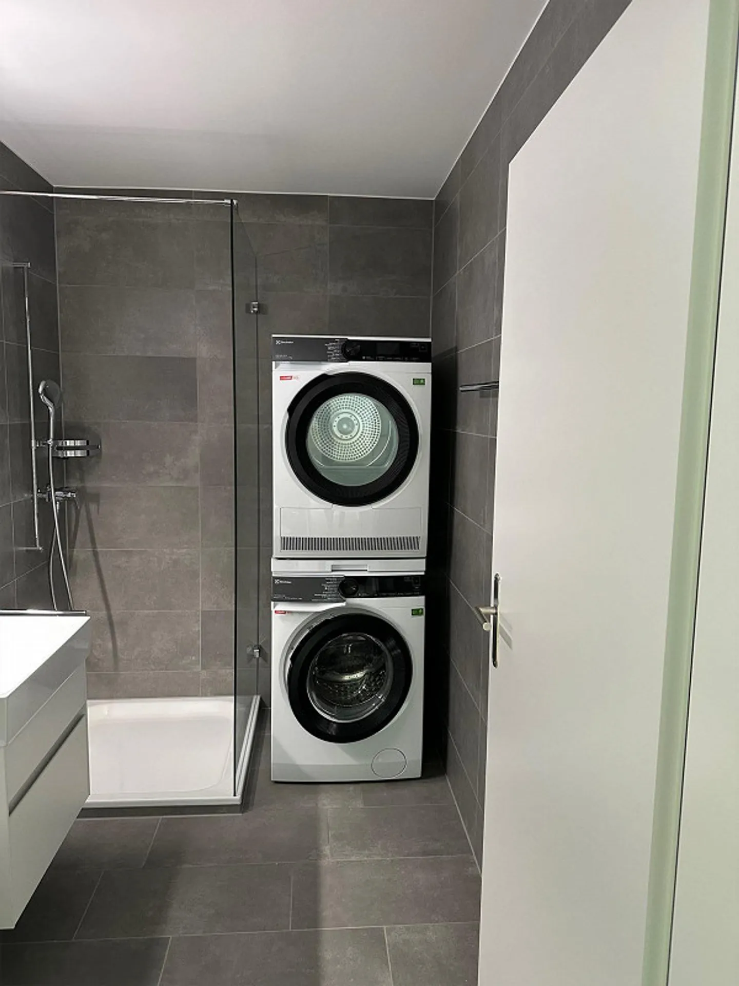 Appartamento nuovo 1.5 locali con balcone a Buchs ZH (con possibile conversione in 2.5 locali) - Foto 7 di 8