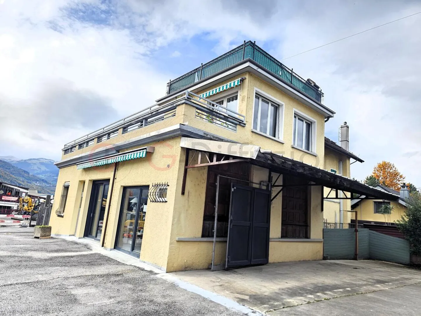 Edificio di rendimento - Foto 1 di 7