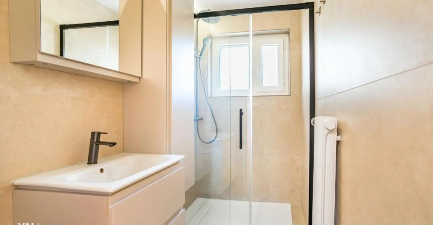 Renovated Apartment with Mountain View - Photo 9 of 12