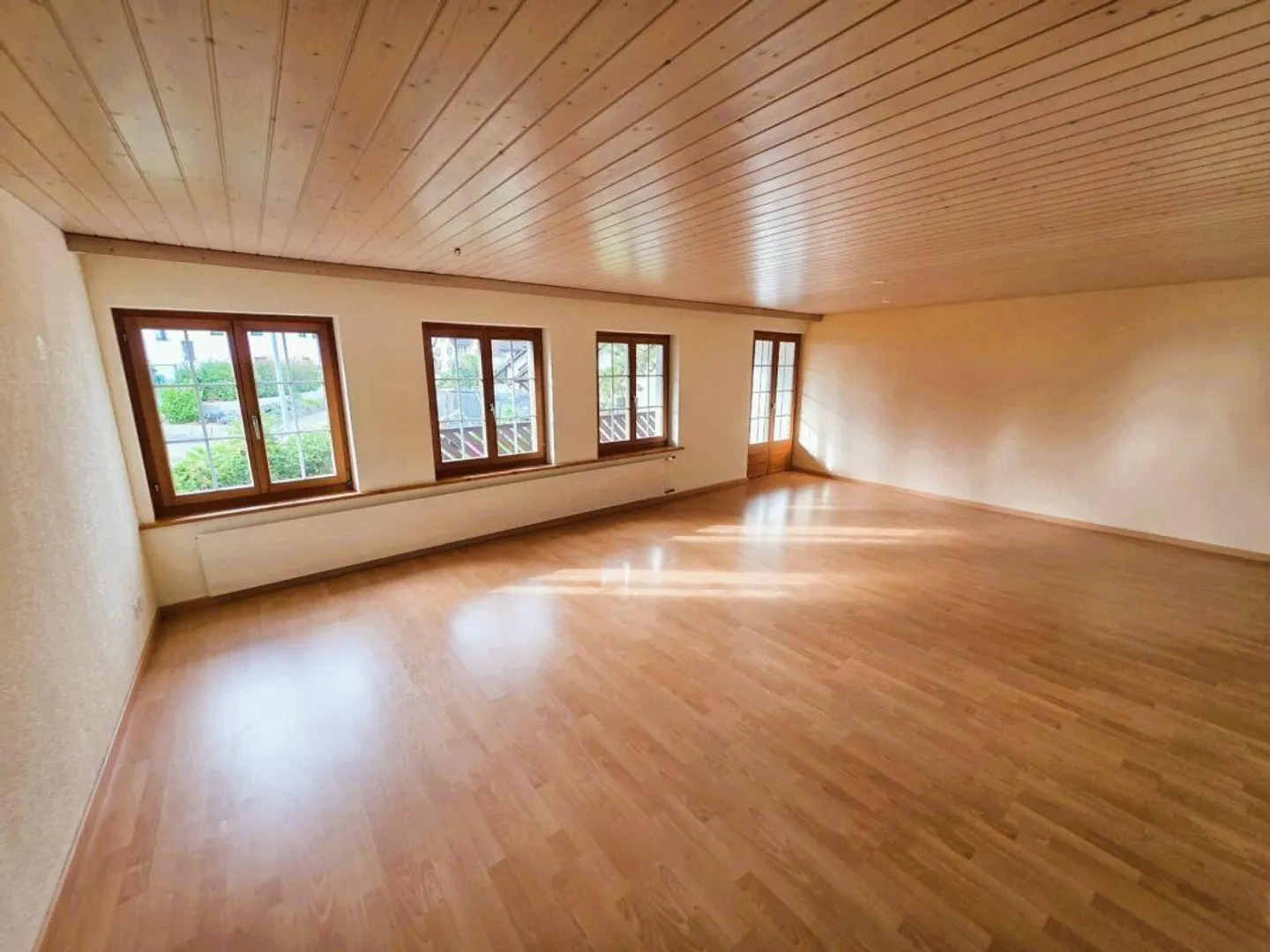 Ristorante incluso appartamento 4.5 stanze e appartamento 1.0 stanza - Foto 10 di 17