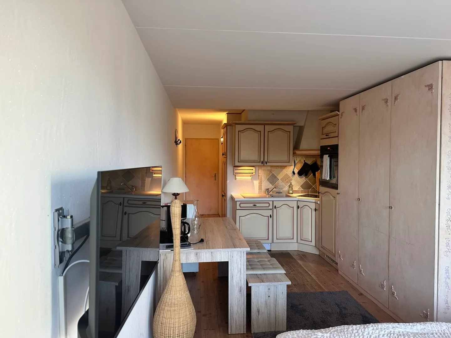 Charming studio close to the center of Crans - Photo 2 of 6