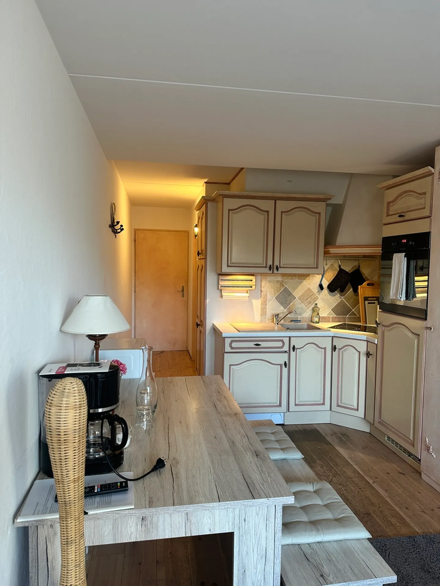 Charming studio close to the center of Crans - Photo 3 of 6